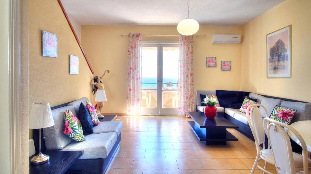 Sea View Maisonette Glyfada Beach Buitenkant foto